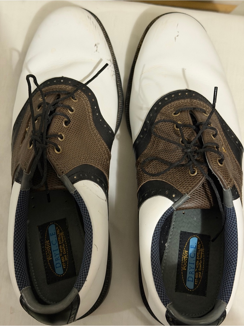 Men’s Two-Tone Leather Saddle Oxfords in White and Brown